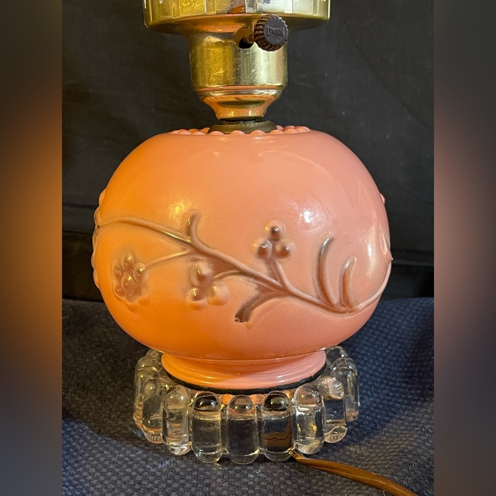 Vintage Pink Glass Lamp.  Missing top diffuser/globe - Picture 2 of 8